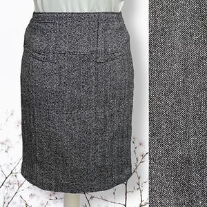 EXPRESS Wool Blend Fall Skirt Black Chevron Knee Length Pencil Skirt Sz 4